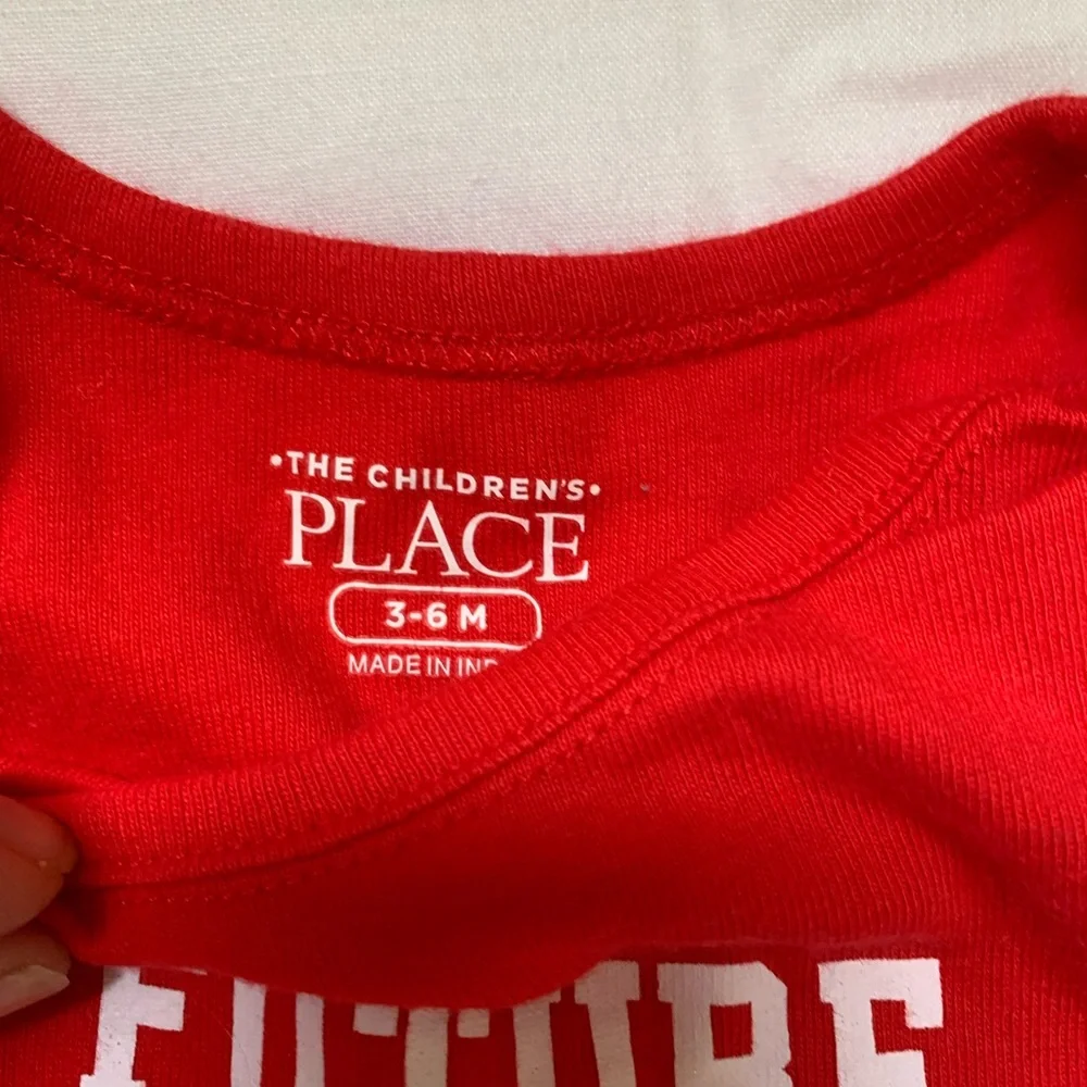 The Children’s Place 3-6 month summer set - 3 shorts and a onesie